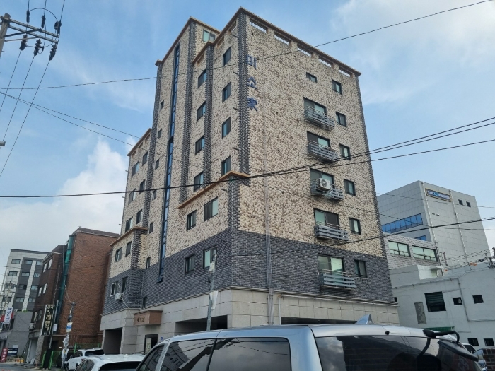 본건 남서측에서 촬영