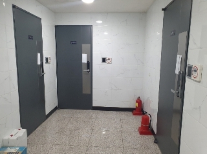 5층 501호 502호 503호 세대 출입문