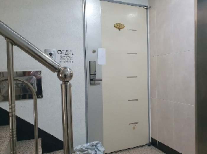 세대 출입문1