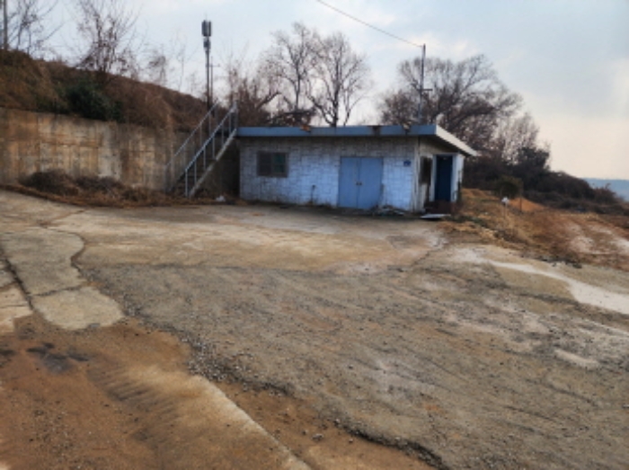 농가창고을 포함한 전체 전경