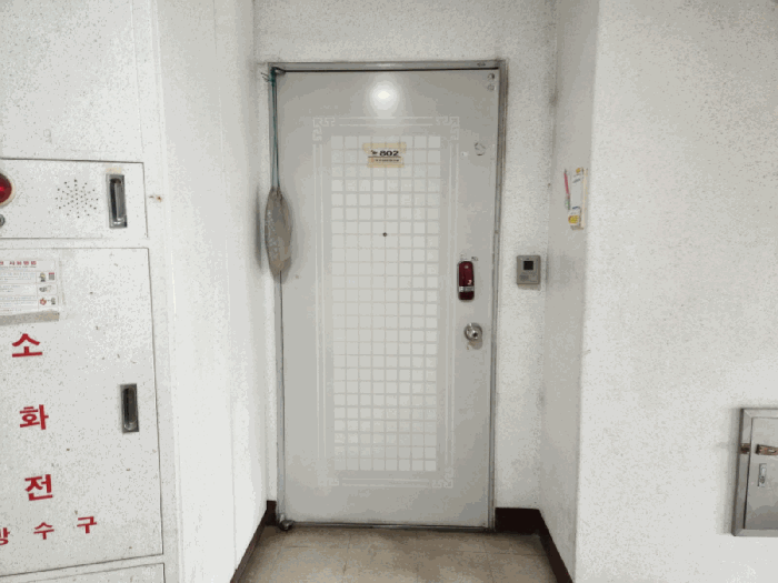 병점역우남퍼스트빌3차아파트 303동 802호 출입구