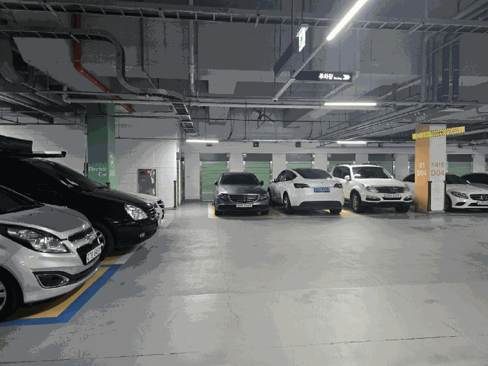 본건소재 지1층 전경