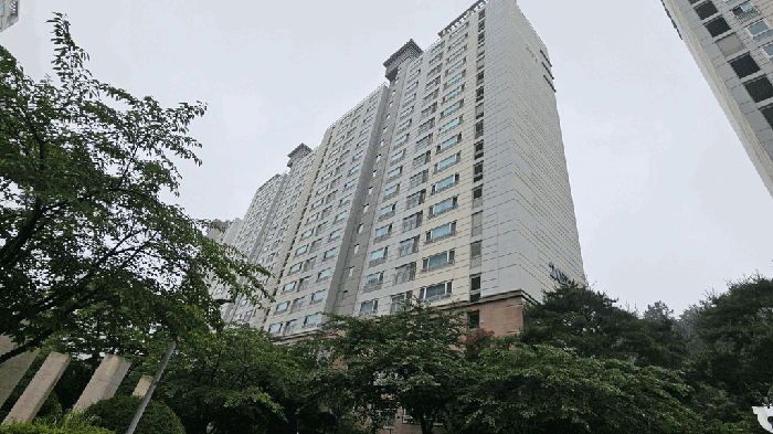 성복자이2차 207동 전경(북동측에서)