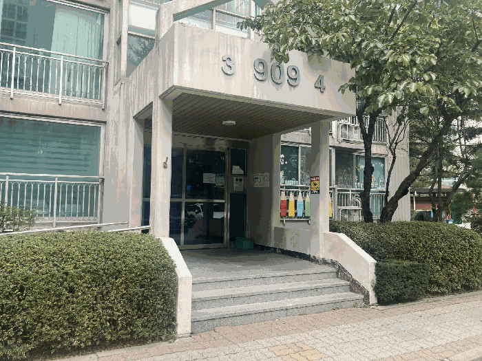 공동현관 전경