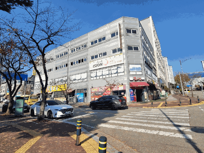 본건 남동측 전경