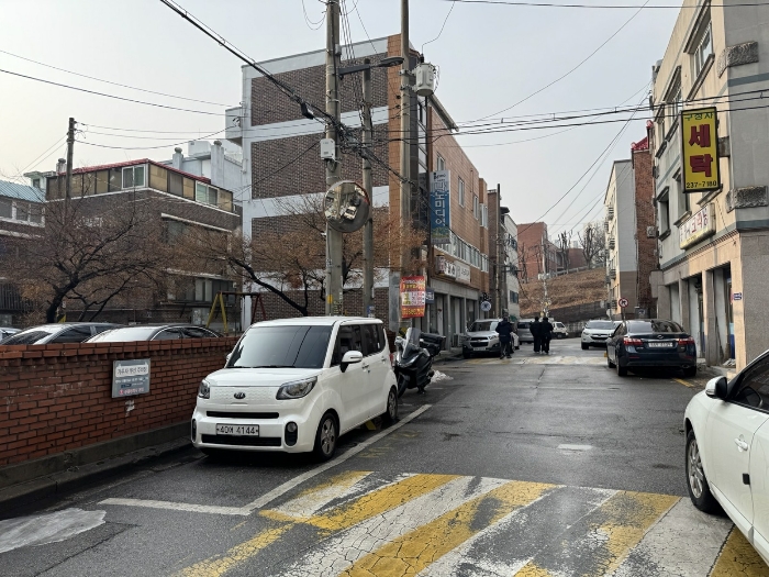 본건 단지 북서측 도로