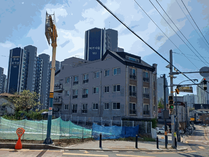 본건 남동측 및 북동측면