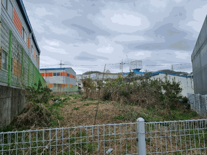 본건 기호(3,7) 동측에서 촬영