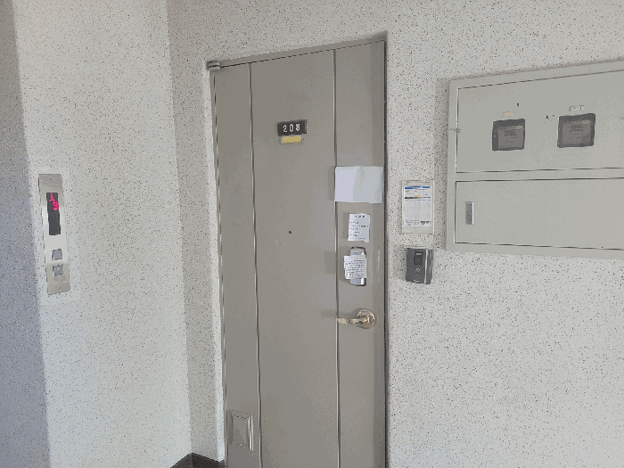 현관출입문