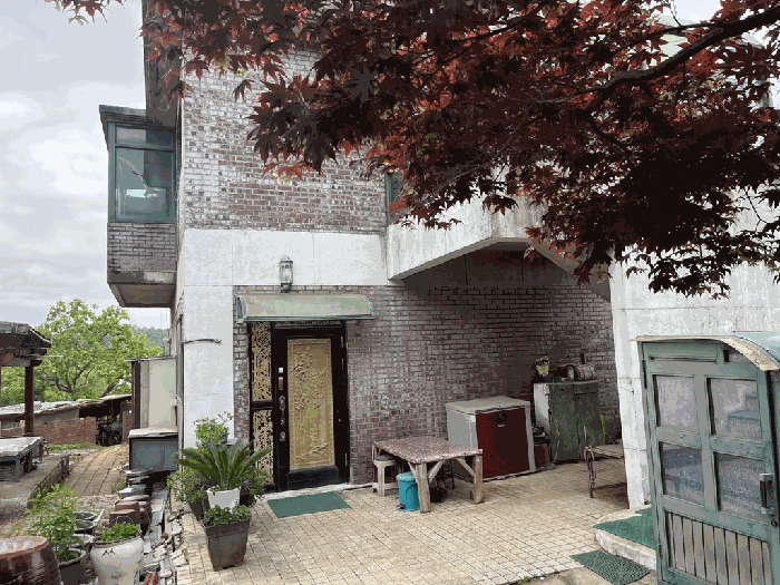본건 전경 3 (마당 내부)