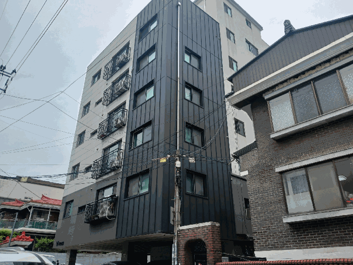 본건 외부전경 (남서측에서 촬영).