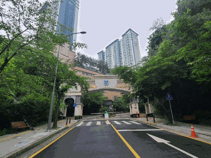 단지 출입구 전경