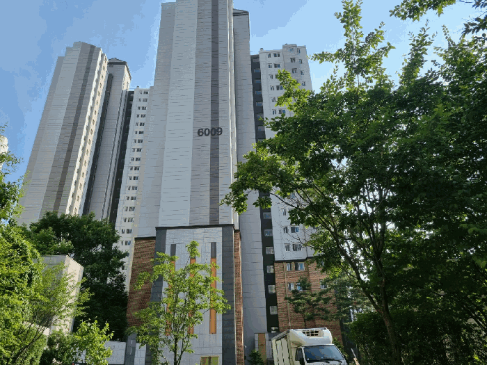본건 북동측에서 촬영