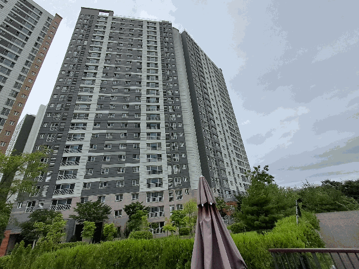 본건 소재 건물 전경