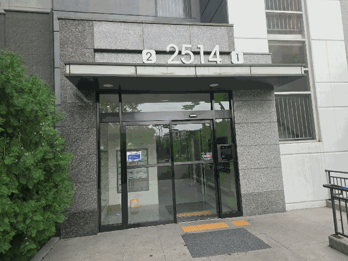 본건 주출입구