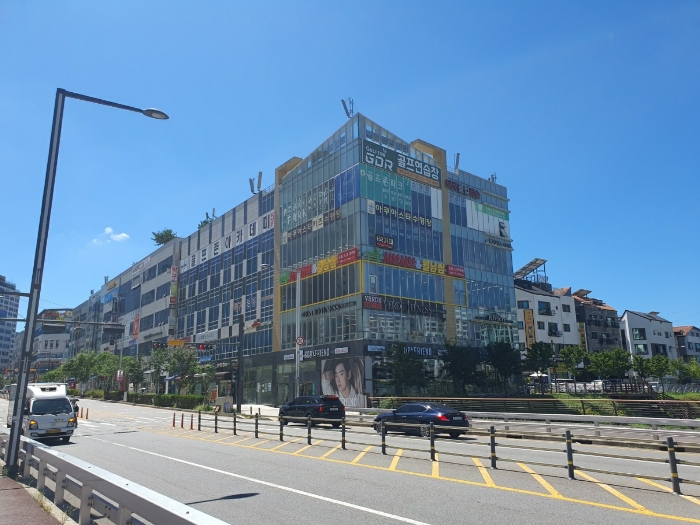 본건 건물 전경3