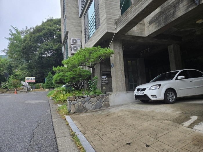 본건 1층 주차장