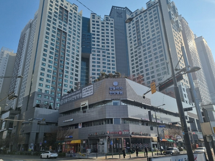 본건 북서측에서 촬영