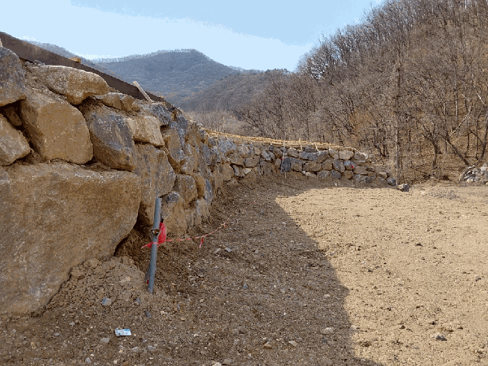 인접필지(서측)와의 경계부분