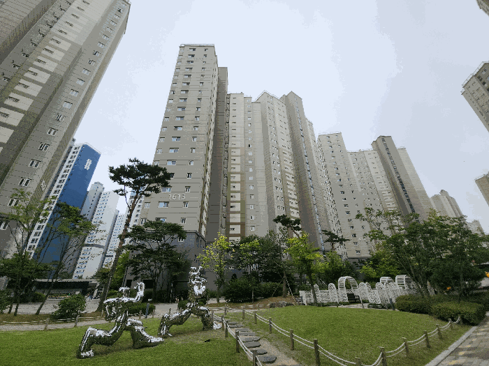 본건 소재 건물 전경