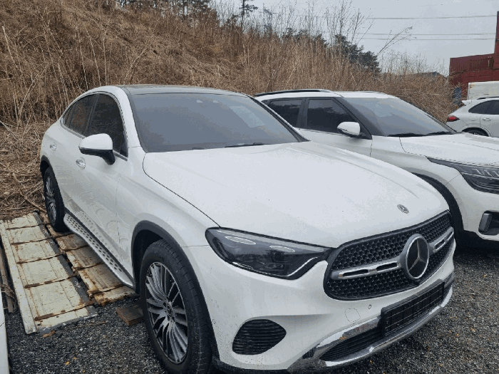 본건 자동차 측면