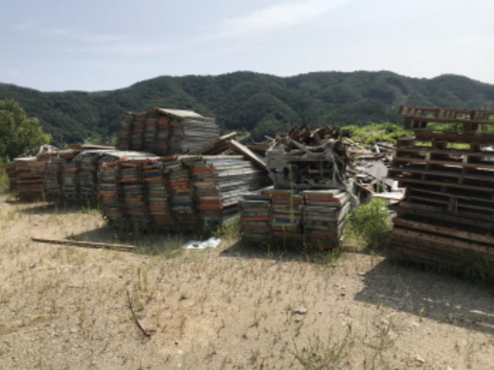 제시 목록 15 전경(적치된 건축 자재 모습)
