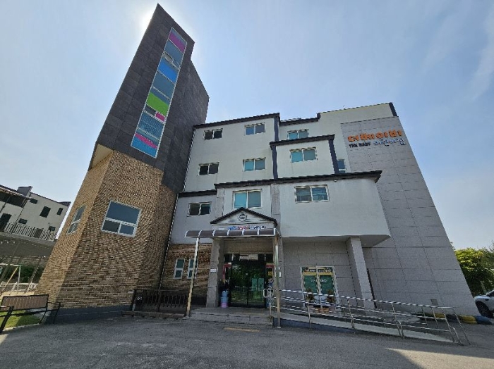 제시 목록 1 및 위지상 제시 목록 2 전경(건물 정면)