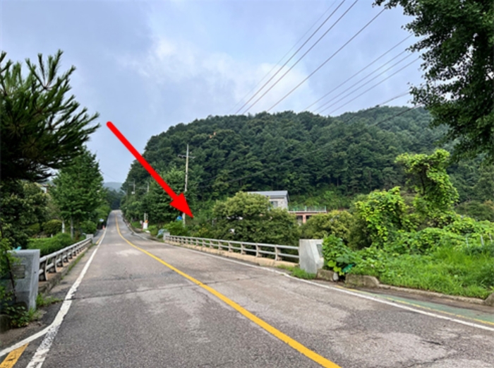 <본건 동측 인근에서 촬영>