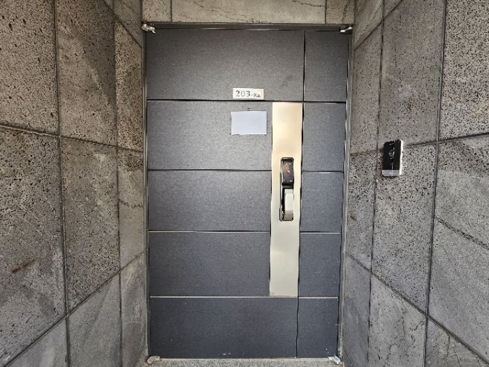 제시 목록 2 전경(제시 목록 2 출입문 : 203-9호)