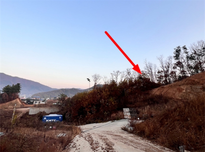 <본건 남서측 인근에서 촬영>