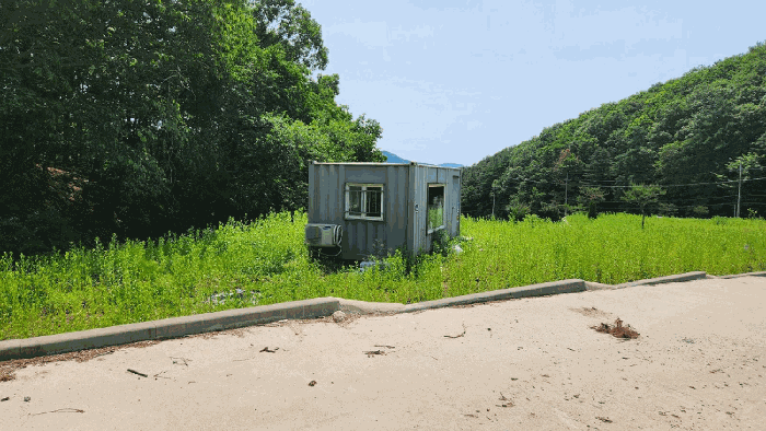 기호(1) 및 제시외 컨테이너 전경(북동측에서 촬영)