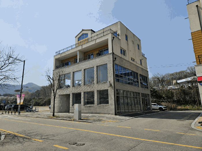 본건 전경 (남동측에서 촬영)