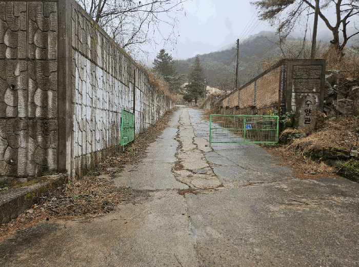 <본건 진입도로 전경>