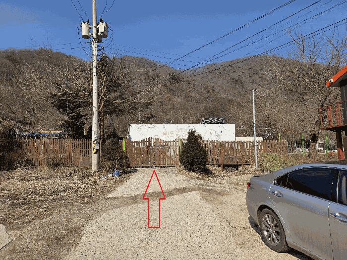 본 건 출입구(동측에서 촬영)