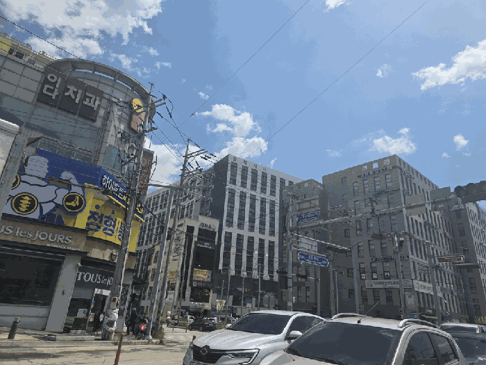 5. 본건 전경(남서측 촬영) 및 주위환경