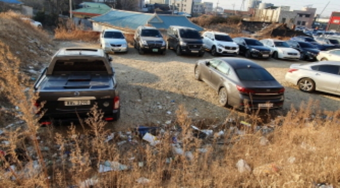 목록 2. 대지(주차장으로 이용되고 있음)