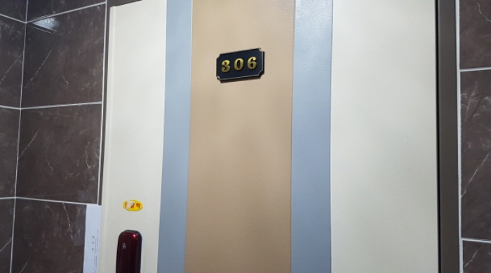 * 목록1. 306호 현관문 전경