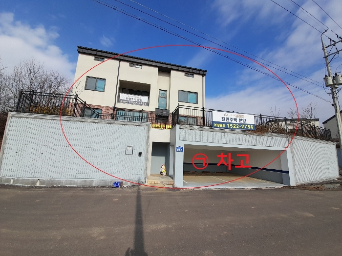 < 본건 전경 >