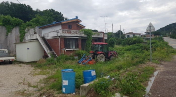 * 목록6. 지상 제시외 2층 건물 전경