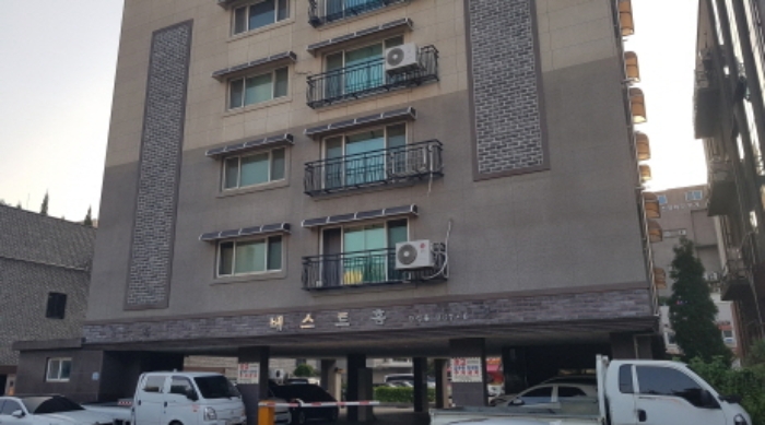 * 본건 목적물 소재 건물 전경