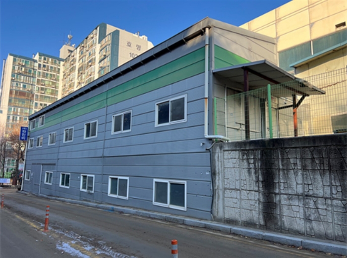 <기호(9)건물 남동측에서 촬영>