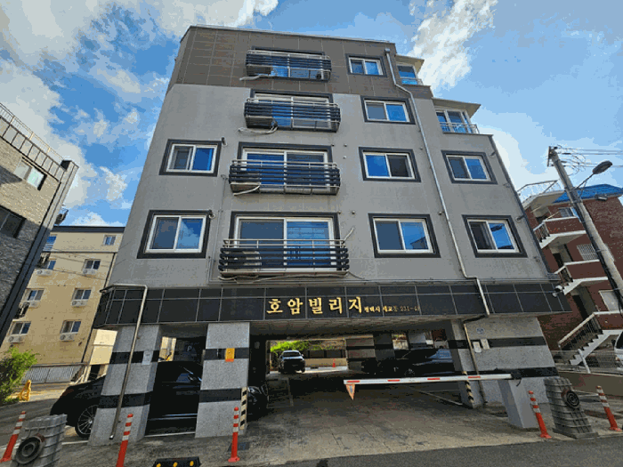 본 건 건 물 전 경 - 본건 북동측에서 촬영
