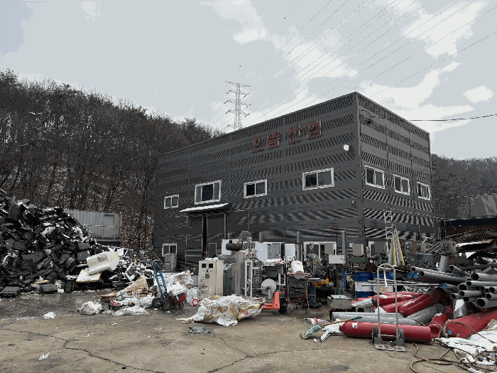 본건 전경(토지와 '기호3' 건물)