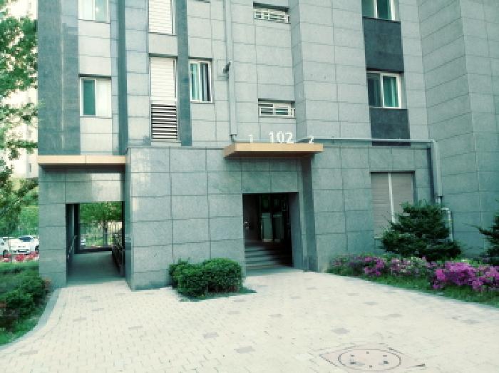 * 공동출입구 전경