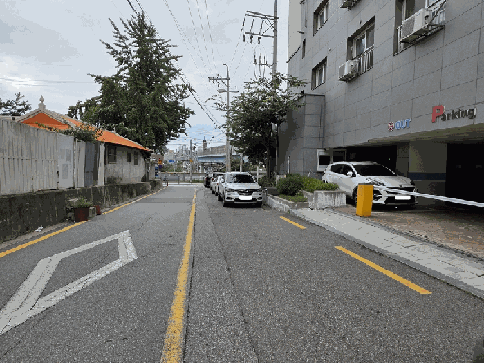 서측 인근