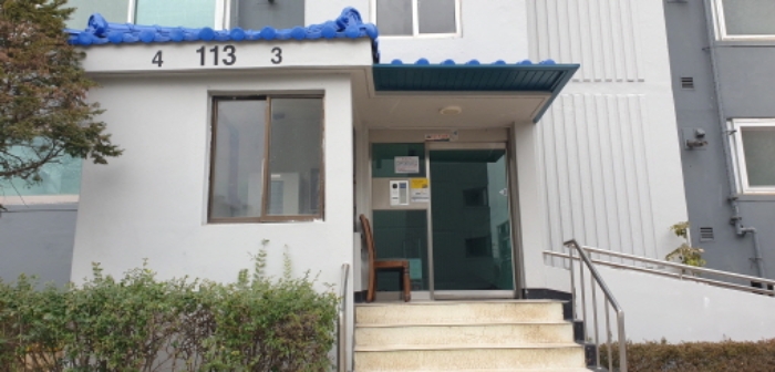 공동출입문