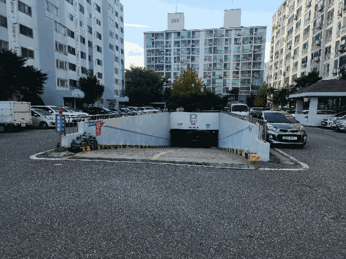 지하주차장 출입구