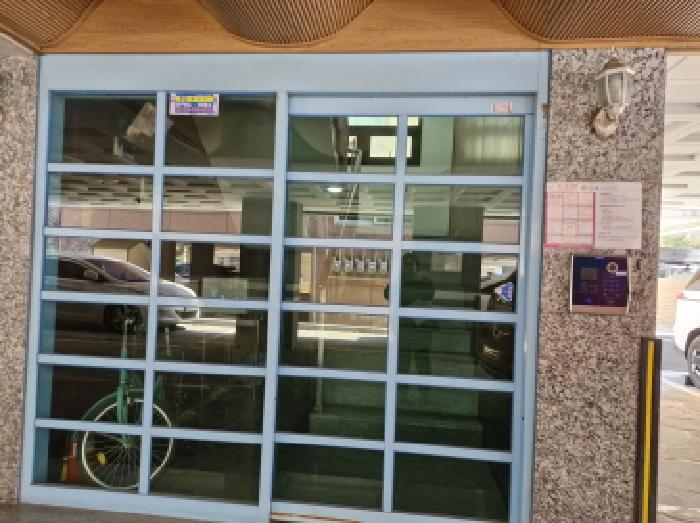 공동 출입문
