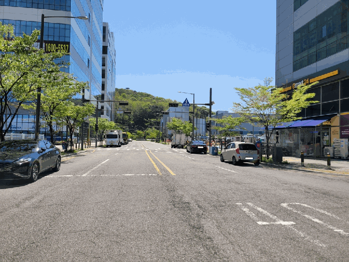 남동측 인근