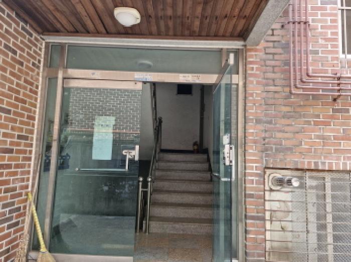 공동 출입문